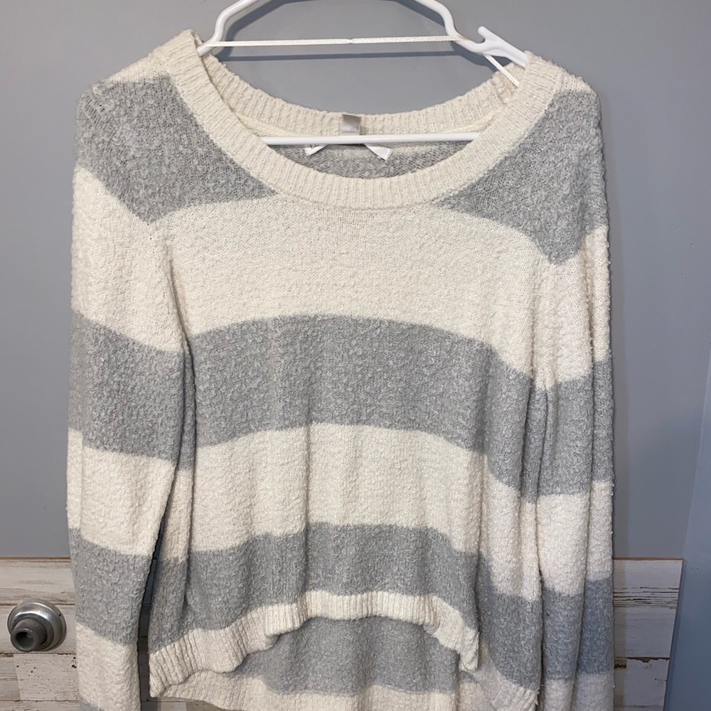 Lauren Conrad High-low cropped sweater. Large